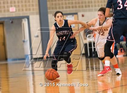 Thumbnail 2 in Roosevelt vs. Burbank (SAISD Tournament) photogallery.