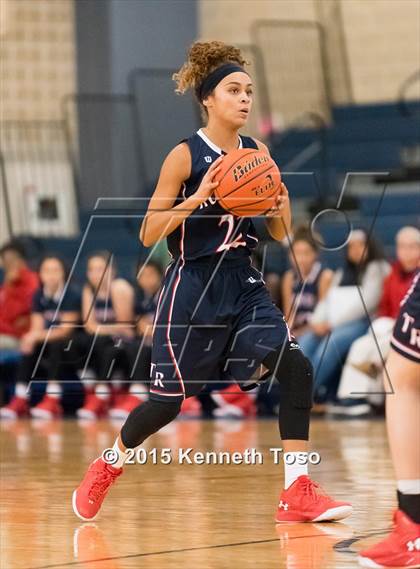 Thumbnail 3 in Roosevelt vs. Burbank (SAISD Tournament) photogallery.