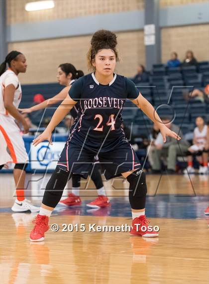 Thumbnail 2 in Roosevelt vs. Burbank (SAISD Tournament) photogallery.