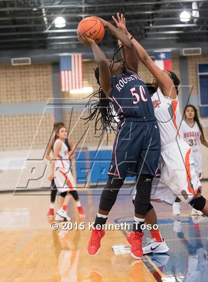 Thumbnail 3 in Roosevelt vs. Burbank (SAISD Tournament) photogallery.