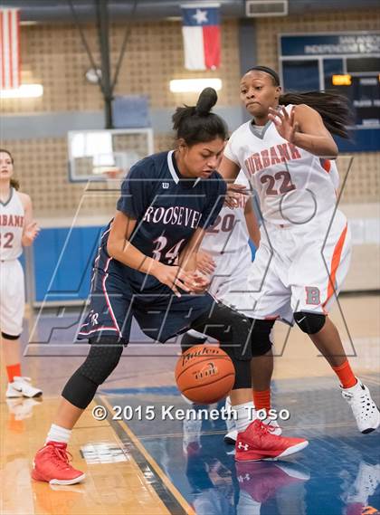 Thumbnail 1 in Roosevelt vs. Burbank (SAISD Tournament) photogallery.