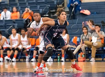 Thumbnail 2 in Roosevelt vs. Burbank (SAISD Tournament) photogallery.