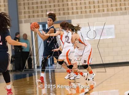 Thumbnail 1 in Roosevelt vs. Burbank (SAISD Tournament) photogallery.