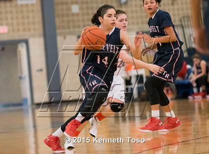 Thumbnail 1 in Roosevelt vs. Burbank (SAISD Tournament) photogallery.