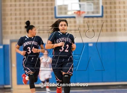 Thumbnail 1 in Roosevelt vs. Burbank (SAISD Tournament) photogallery.