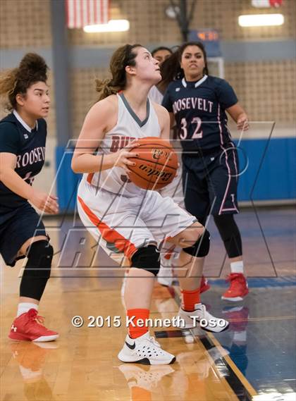 Thumbnail 1 in Roosevelt vs. Burbank (SAISD Tournament) photogallery.