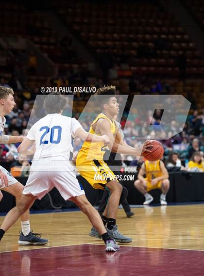 Thumbnail 2 in Longmont vs. Pueblo East (CHSAA 4A Final Four) photogallery.