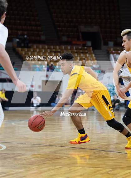 Thumbnail 1 in Longmont vs. Pueblo East (CHSAA 4A Final Four) photogallery.