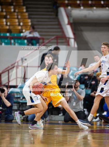 Thumbnail 3 in Longmont vs. Pueblo East (CHSAA 4A Final Four) photogallery.