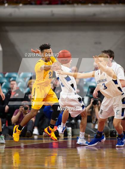 Thumbnail 2 in Longmont vs. Pueblo East (CHSAA 4A Final Four) photogallery.