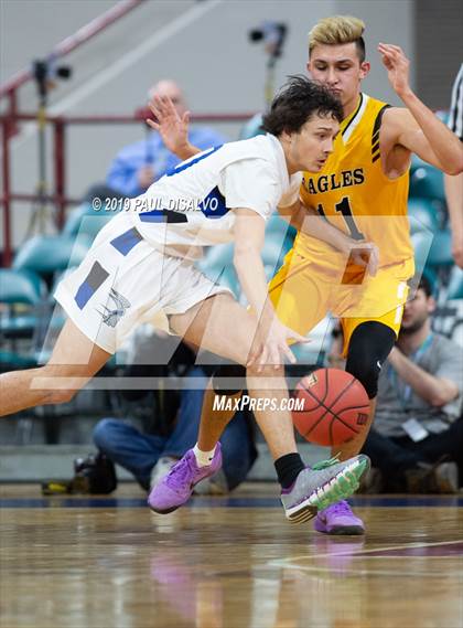 Thumbnail 2 in Longmont vs. Pueblo East (CHSAA 4A Final Four) photogallery.