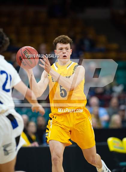 Thumbnail 1 in Longmont vs. Pueblo East (CHSAA 4A Final Four) photogallery.