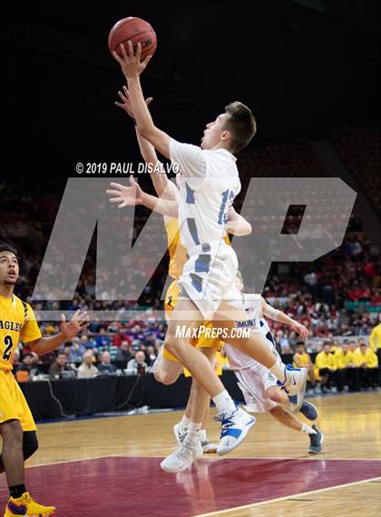 Thumbnail 1 in Longmont vs. Pueblo East (CHSAA 4A Final Four) photogallery.