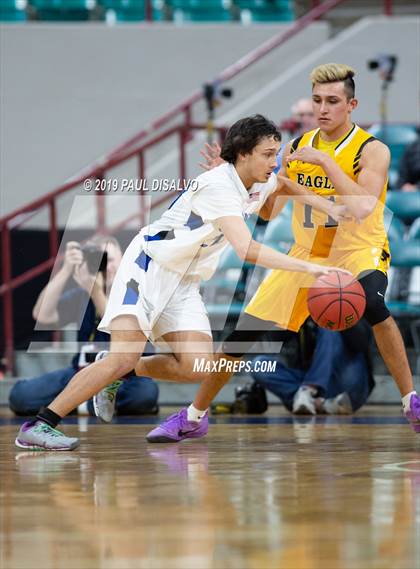 Thumbnail 1 in Longmont vs. Pueblo East (CHSAA 4A Final Four) photogallery.