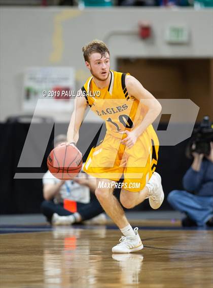 Thumbnail 3 in Longmont vs. Pueblo East (CHSAA 4A Final Four) photogallery.