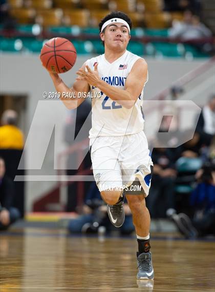 Thumbnail 3 in Longmont vs. Pueblo East (CHSAA 4A Final Four) photogallery.