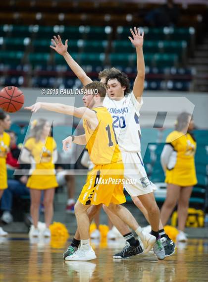 Thumbnail 2 in Longmont vs. Pueblo East (CHSAA 4A Final Four) photogallery.