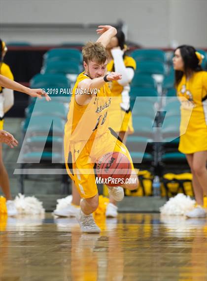 Thumbnail 1 in Longmont vs. Pueblo East (CHSAA 4A Final Four) photogallery.