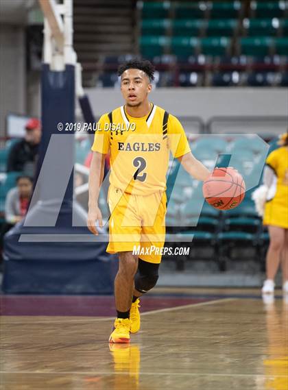 Thumbnail 1 in Longmont vs. Pueblo East (CHSAA 4A Final Four) photogallery.