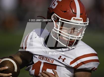 Thumbnail 2 in Triad @ Centralia (IHSA 5A First Round Playoffs) photogallery.