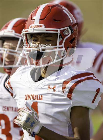 Thumbnail 2 in Triad @ Centralia (IHSA 5A First Round Playoffs) photogallery.