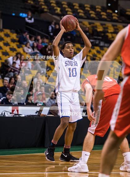 Thumbnail 3 in Waltham vs Newton South (TD Garden Good Sports Invitational) photogallery.