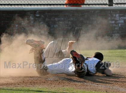 Thumbnail 2 in Mamaroneck vs. Spanish Fork (Anderson Bat National Classic) photogallery.
