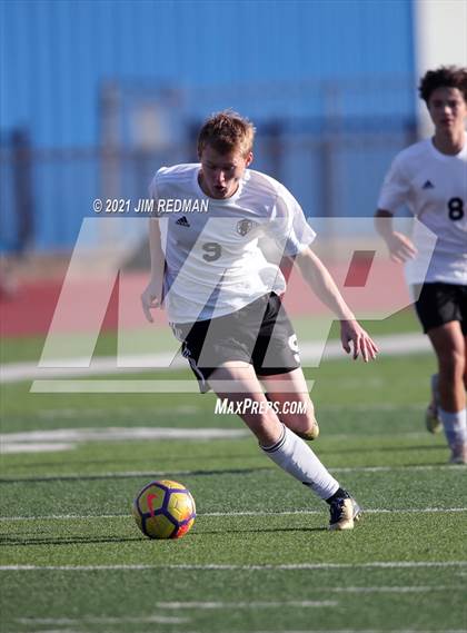 Thumbnail 2 in Del Valle vs. Round Rock (Georgetown Governor's Cup) photogallery.