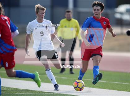 Thumbnail 3 in Del Valle vs. Round Rock (Georgetown Governor's Cup) photogallery.