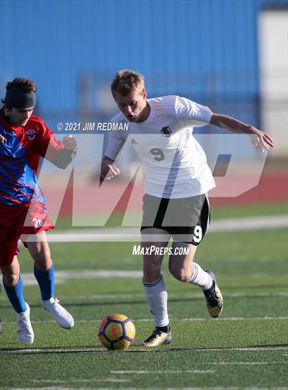 Thumbnail 3 in Del Valle vs. Round Rock (Georgetown Governor's Cup) photogallery.
