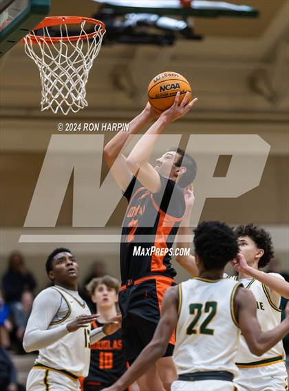 Thumbnail 1 in Douglas @ Bishop Manogue photogallery.
