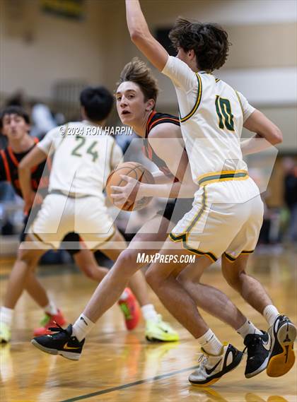 Thumbnail 3 in Douglas @ Bishop Manogue photogallery.