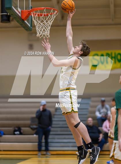Thumbnail 1 in Douglas @ Bishop Manogue photogallery.