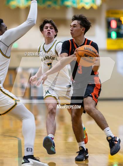 Thumbnail 2 in Douglas @ Bishop Manogue photogallery.