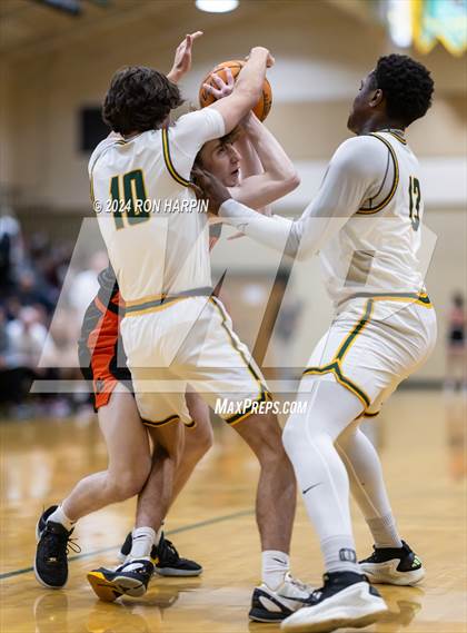 Thumbnail 1 in Douglas @ Bishop Manogue photogallery.
