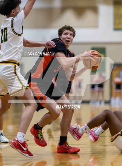 Thumbnail 1 in Douglas @ Bishop Manogue photogallery.