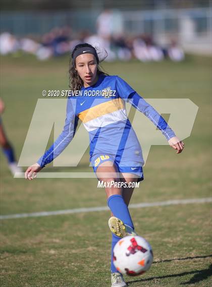 Thumbnail 3 in Lincoln vs. Hilmar photogallery.