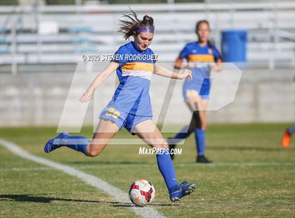 Thumbnail 2 in Lincoln vs. Hilmar photogallery.