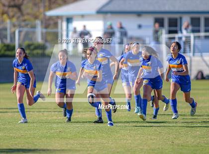 Thumbnail 3 in Lincoln vs. Hilmar photogallery.