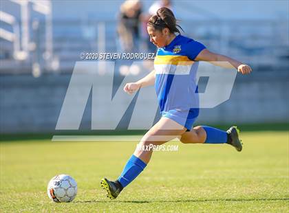 Thumbnail 2 in Lincoln vs. Hilmar photogallery.