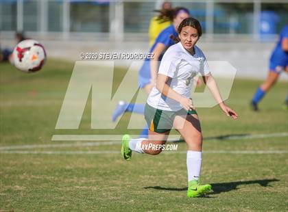Thumbnail 2 in Lincoln vs. Hilmar photogallery.