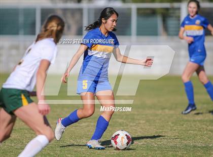 Thumbnail 3 in Lincoln vs. Hilmar photogallery.
