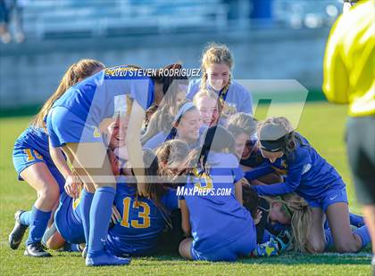 Thumbnail 2 in Lincoln vs. Hilmar photogallery.