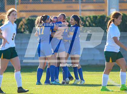 Thumbnail 3 in Lincoln vs. Hilmar photogallery.