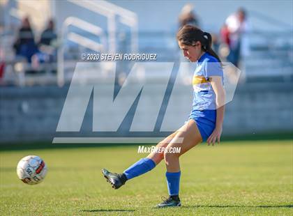 Thumbnail 3 in Lincoln vs. Hilmar photogallery.