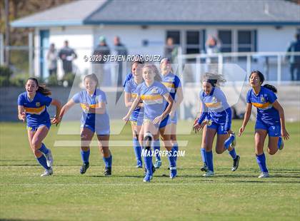 Thumbnail 2 in Lincoln vs. Hilmar photogallery.