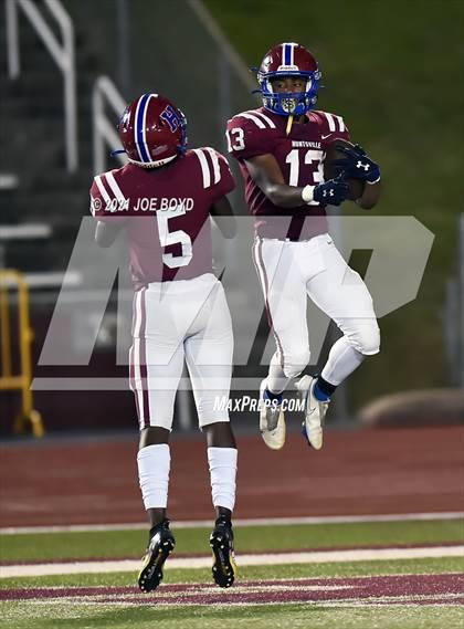 Thumbnail 1 in James Clemens @ Huntsville photogallery.
