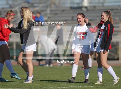 Thumbnail 2 in Ripon @ Manteca photogallery.