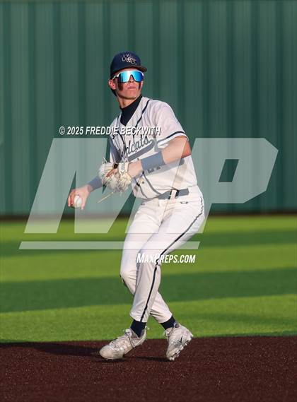Thumbnail 2 in Whitehouse vs. Walnut Grove (UIL 5A Bi-District) photogallery.