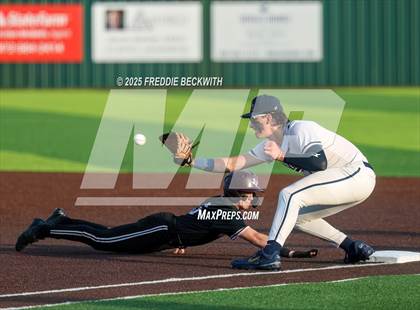 Thumbnail 1 in Whitehouse vs. Walnut Grove (UIL 5A Bi-District) photogallery.